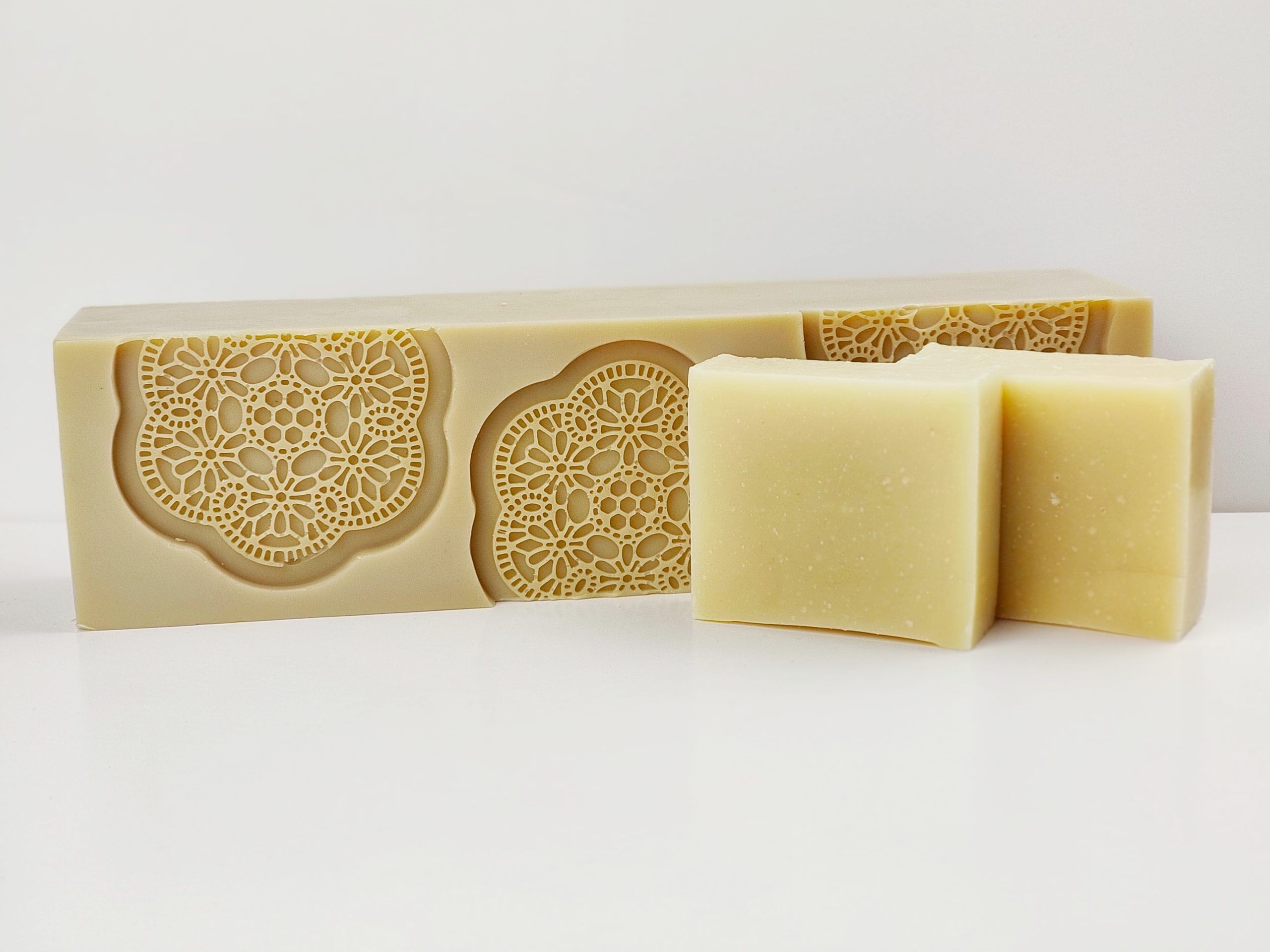 Jabón de caléndula e hipérico para pieles delicadas y atópicas